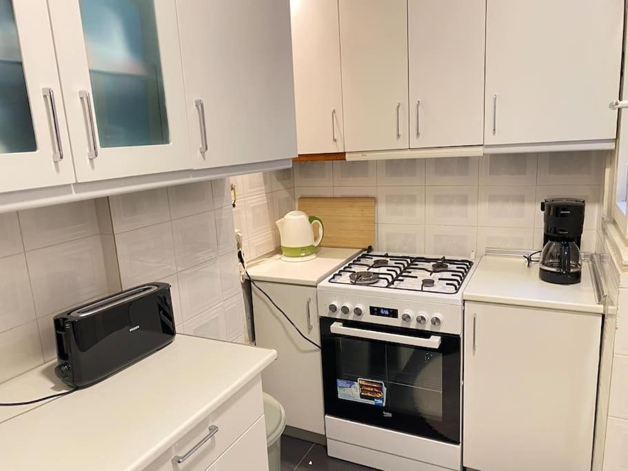 Comfy - Spacious Flat On The Kadikoey Seaside Apartment อิสตันบูล ภายนอก รูปภาพ